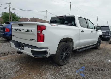 2020 Chevrolet Silverado 1500 4Wd Short Bed Custom z USA, uszkodzony, nr VIN 3GCPYBEK5LG346283